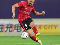 MK体育- 冲刺阶段欧联焦点战；成都蓉城扳平良机；赛场秩序良好；身体对抗强度拉满