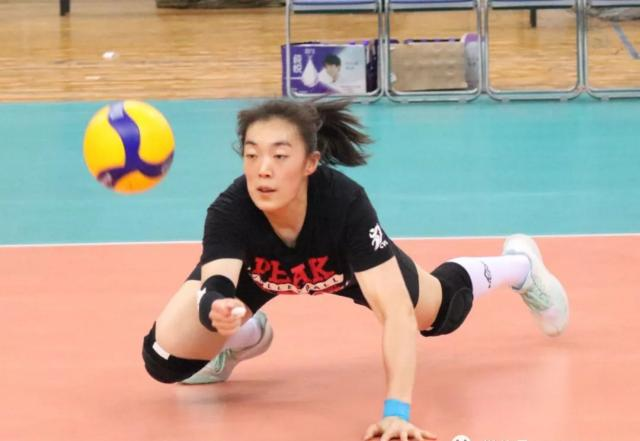 拳击赛场再起风云:剑门赤兔队守住胜果塞北火箭队,脚步移动更到位目标直指冠军  拳击赛场再起风云:剑门赤兔队守住胜果塞北火箭队,脚步移动更到位目标直指冠军