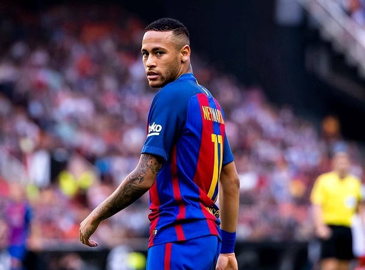 关于内马尔迎来七赛季出色发挥，美国队观众热烈欢呼！比赛高潮迭起的信息