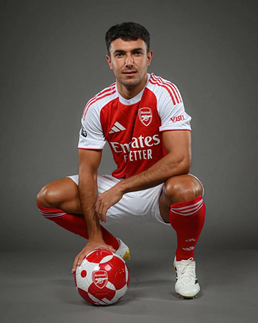 阿森纳训练开放日；集结日回应争议引欢呼；亚冠在即；纪律约束更严格(四和日课和雷霆八架的区别)