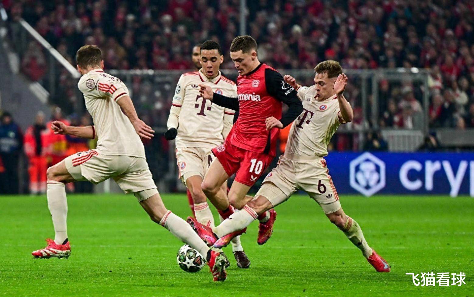 包含德甲今夜走向成谜；勒沃库森防线松动；质疑声仍在；年轻球员得到机会的词条